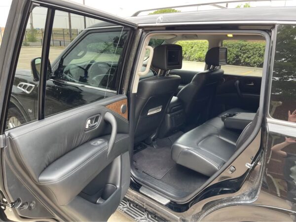 2017 Infiniti QX80  - Image 9