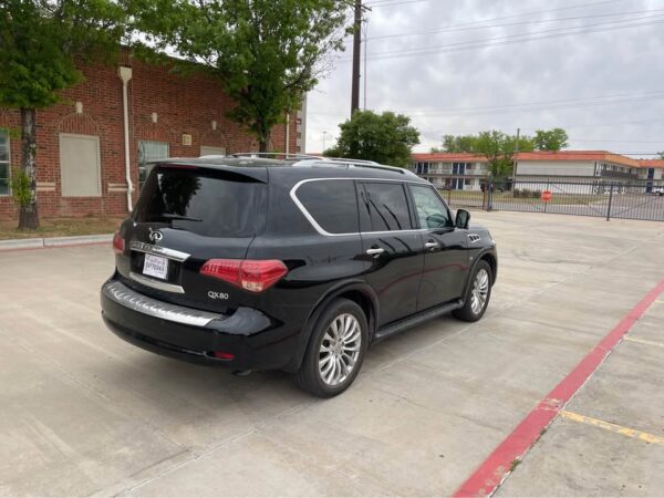 2017 Infiniti QX80  - Image 12