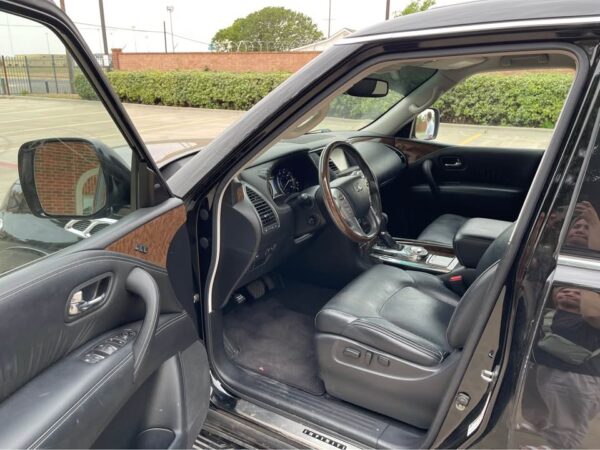 2017 Infiniti QX80  - Image 5