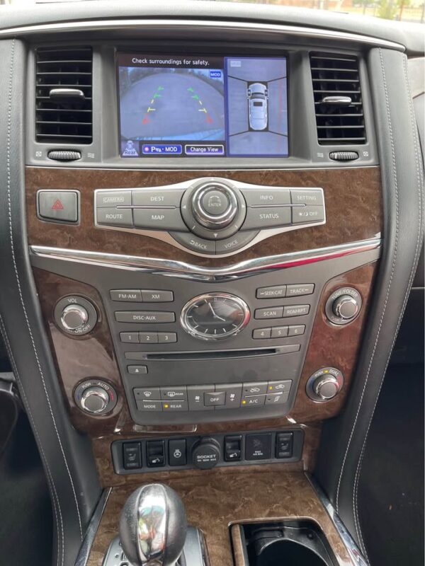 2017 Infiniti QX80  - Image 3