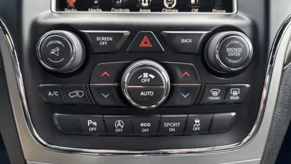 2017 Jeep Grand Cherokee - Image 13