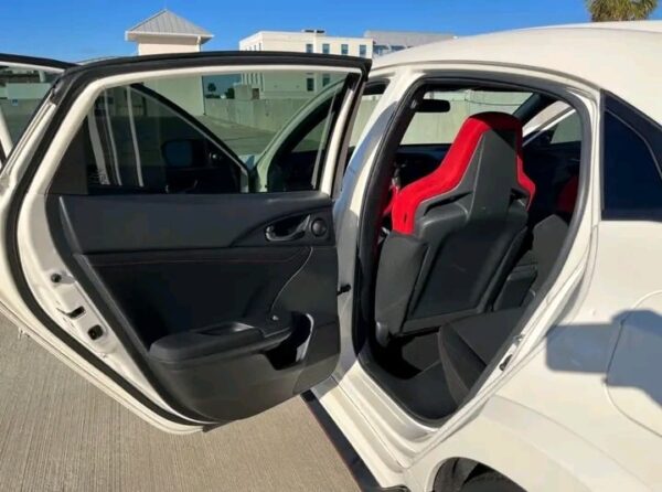 2018 Honda Civic Type R - Image 10
