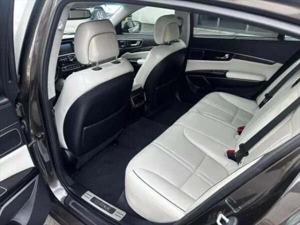 2015 Kia K900 Luxury - Image 5