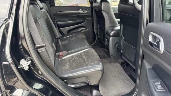2017 Jeep Grand Cherokee - Image 3