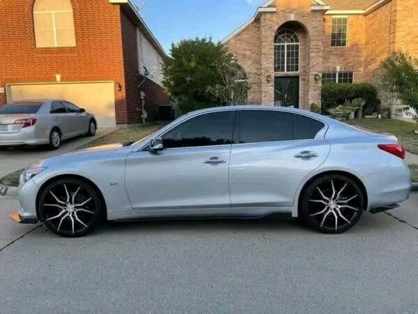 2017 Infiniti Q50 - Image 3