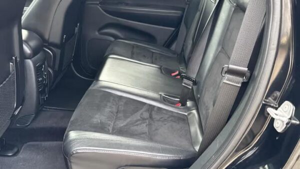2017 Jeep Grand Cherokee - Image 6
