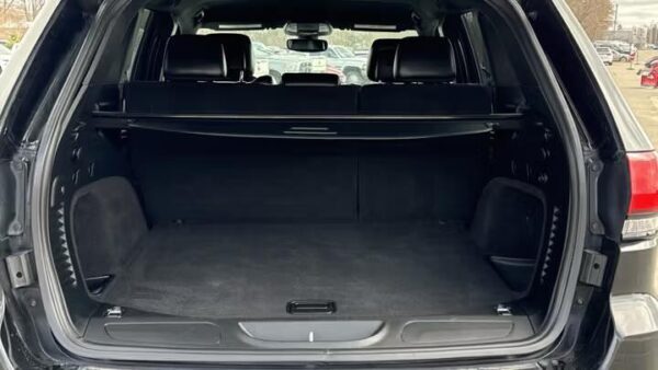 2017 Jeep Grand Cherokee - Image 5