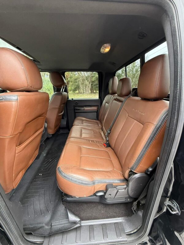 2015 Ford F350 crew cab long bed 4x4 dually - Image 4