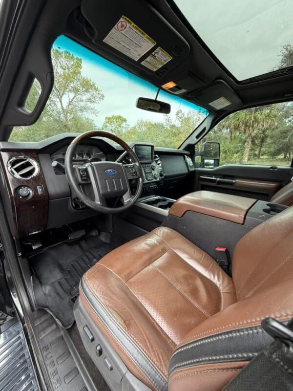 2015 Ford F350 crew cab long bed 4x4 dually - Image 8
