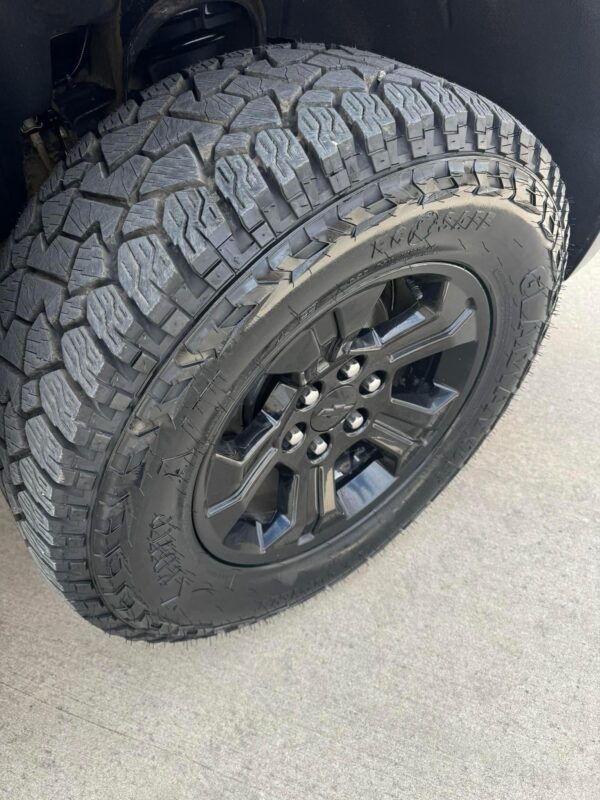2018 Chevy Tahoe LT Z71 4x4 - Image 5