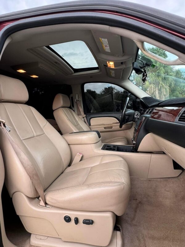 2008 Chevy Silverado 2500 4x4 crew cab - Image 10