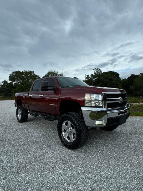 2008 Chevy Silverado 2500 4x4 crew cab - Image 12
