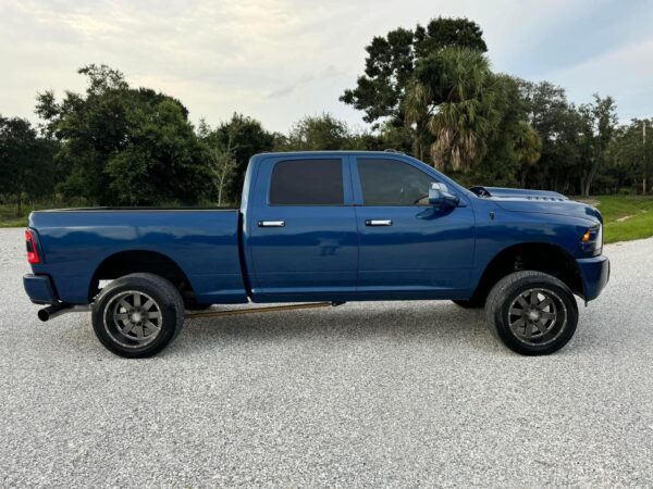 2010 dodge ram 3500 4x4 crew cab short - Image 8