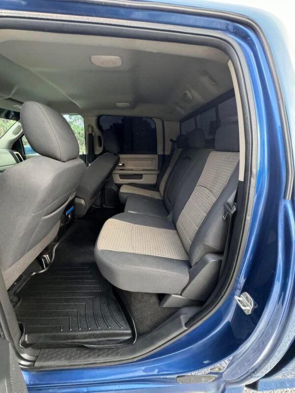 2010 dodge ram 3500 4x4 crew cab short - Image 9