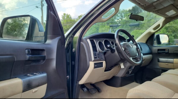 2010 TOYOTA TUNDRA SR5 4X4 - Image 10