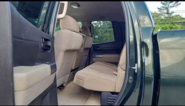 2010 TOYOTA TUNDRA SR5 4X4 - Image 11