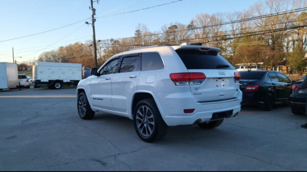 2017 JEEP GRAND CHEROKEE OVERLAND 4WD - Image 9