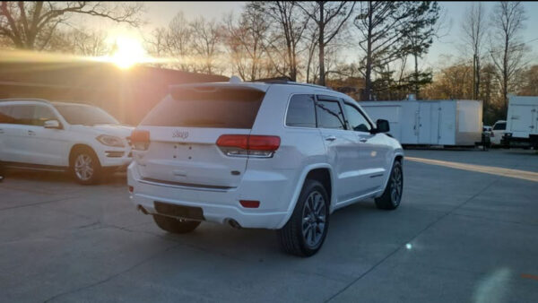 2017 JEEP GRAND CHEROKEE OVERLAND 4WD - Image 7