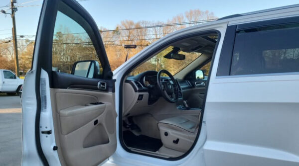 2017 JEEP GRAND CHEROKEE OVERLAND 4WD - Image 6