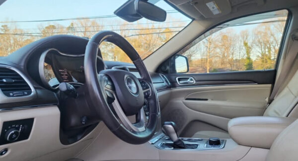 2017 JEEP GRAND CHEROKEE OVERLAND 4WD - Image 3