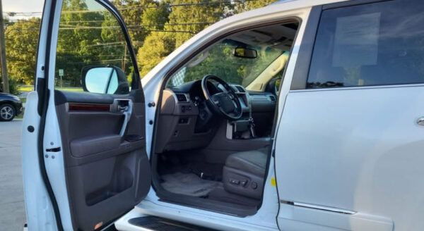 LEXUS 2013 GX460 - Image 9