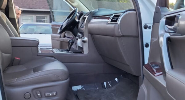 LEXUS 2013 GX460 - Image 17