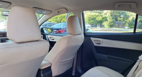 2015 TOYOTA COROLLA LE - Image 10
