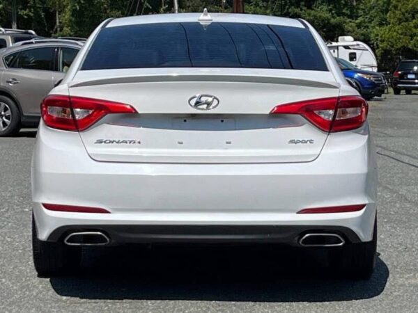 2015 Hyundai Sonata Sport - Image 6