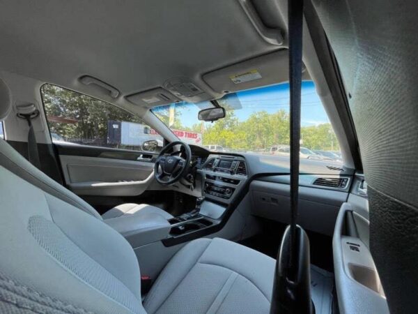 2015 Hyundai Sonata Sport - Image 18