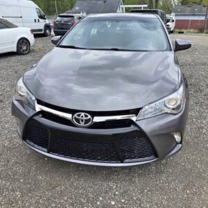 Toyota Camry SE Sedan 4D