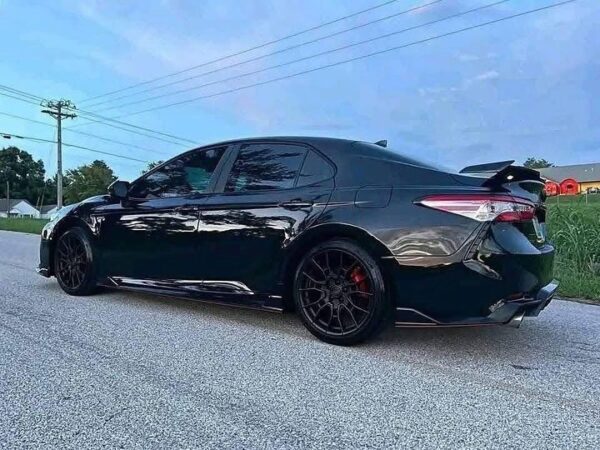 Toyota Camry TRD - Image 9