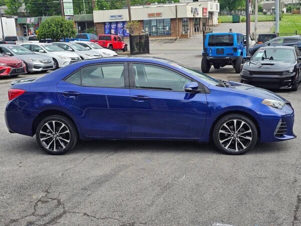 2018 Toyota COROLLA SE CVT - Image 3