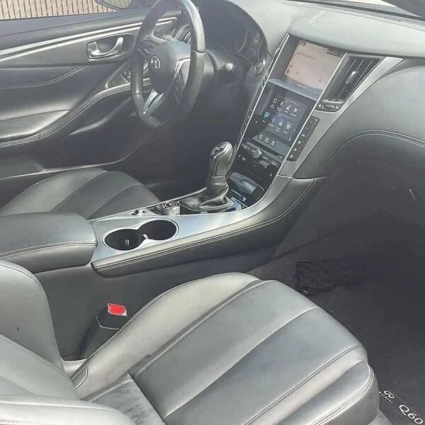 2018 Infiniti Q60 - Image 7