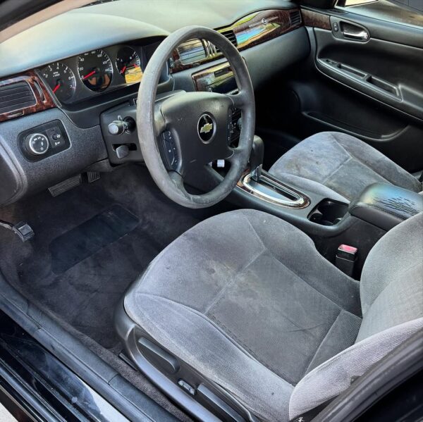 2016 Chevy impala - Image 5