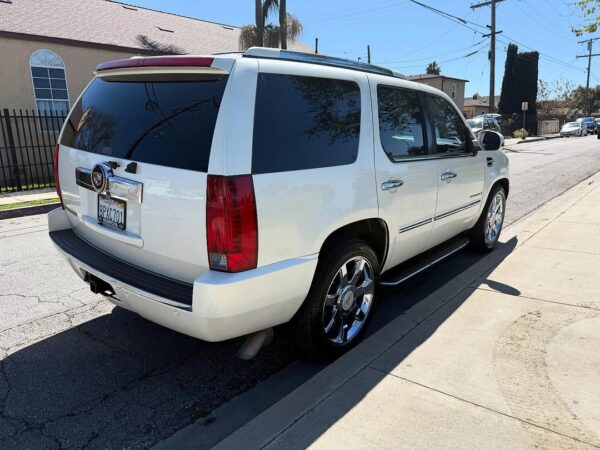2007 Cadillac Escalade 6.2 - Image 3