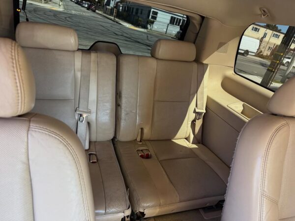 2007 Cadillac Escalade 6.2 - Image 10