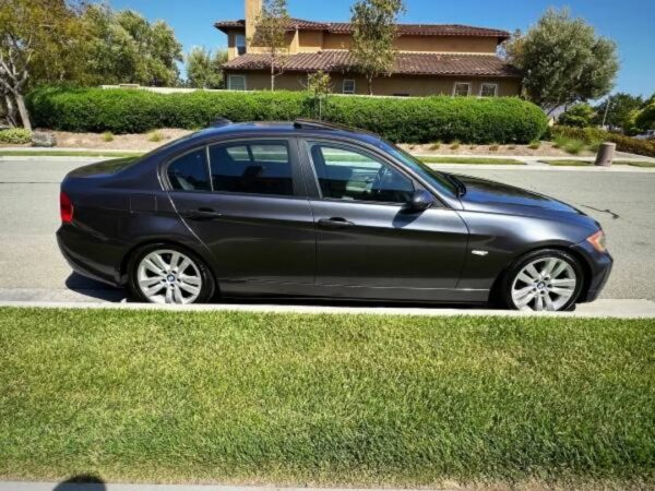2008 BMW 3281 - Image 2