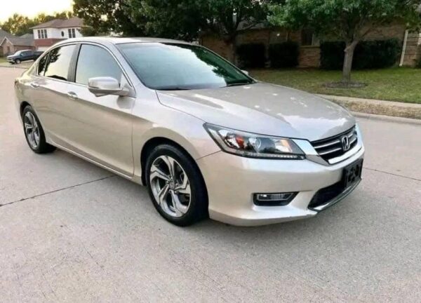 Honda Accord 2013 - Image 10