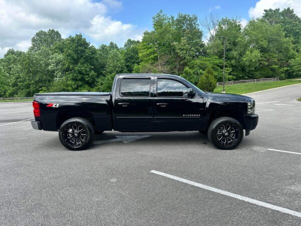 2009 Chevrolet Silverado 1500 - Image 10