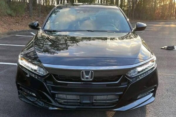 2018 Honda Accord 2.0T Sport - Image 2