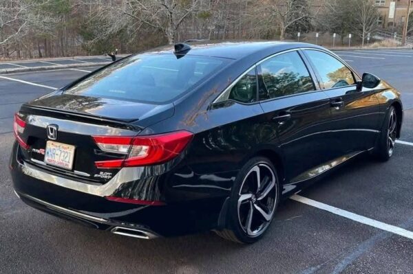 2018 Honda Accord 2.0T Sport - Image 6