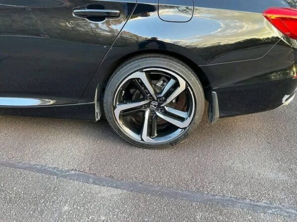 2018 Honda Accord 2.0T Sport - Image 15