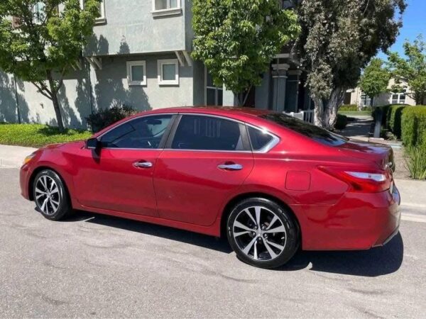 2016 Nissan Altima - Image 4