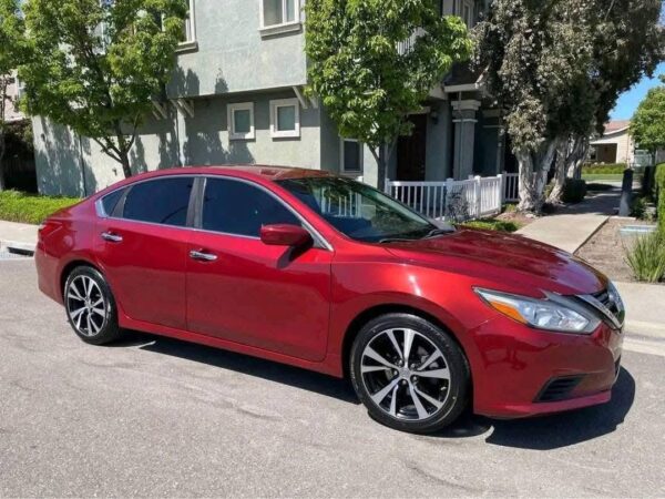 2016 Nissan Altima - Image 5