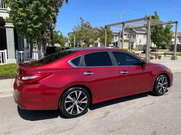 2016 Nissan Altima - Image 6