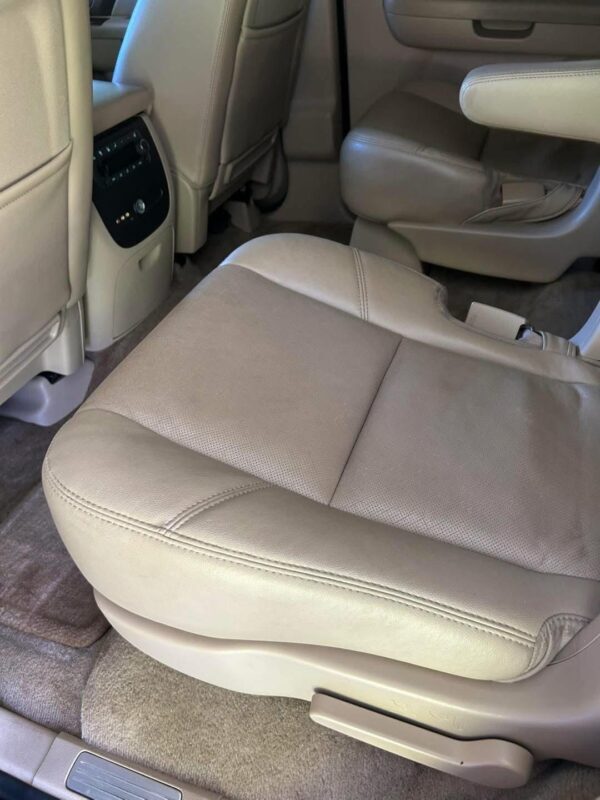 2011 Chevy Tahoe LTZ - Image 10
