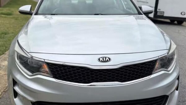 2016 Kia Optima - Image 10