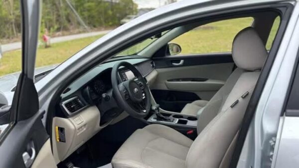 2016 Kia Optima - Image 12