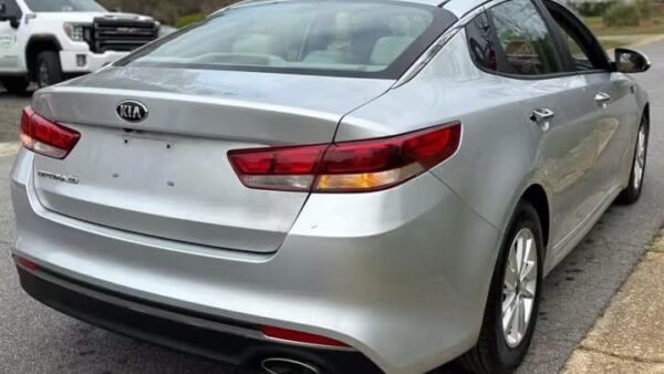2016 Kia Optima - Image 3