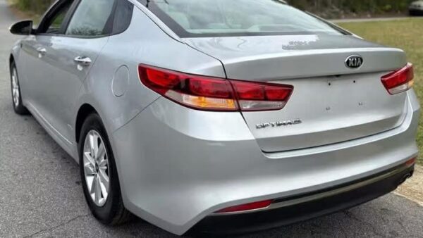 2016 Kia Optima - Image 4